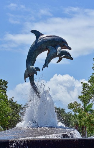 jensen-beach-dolphin-statue-william-tasker.jpg